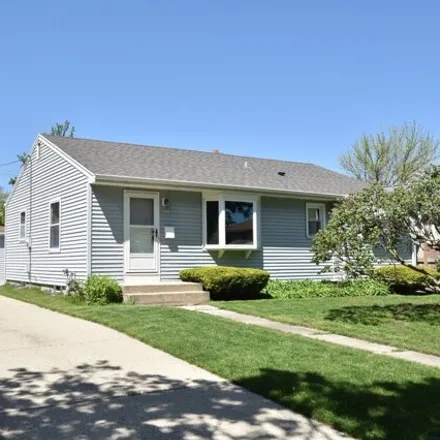 Buy this 3 bed house on 3973 South 52nd Street in Milwaukee, WI 53220