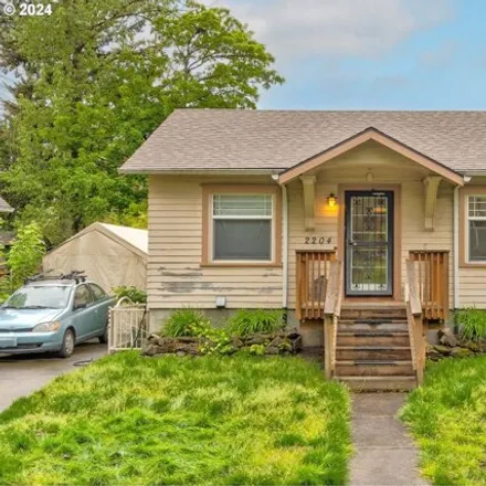 Buy this 2 bed house on 2204 Kauffman Avenue in Vancouver, WA 98660