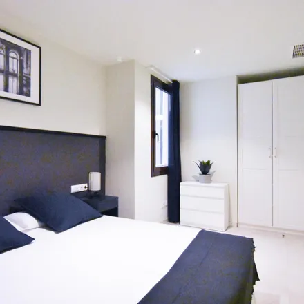 Rent this 2 bed apartment on Pla de Palau in 19, 08001 Barcelona