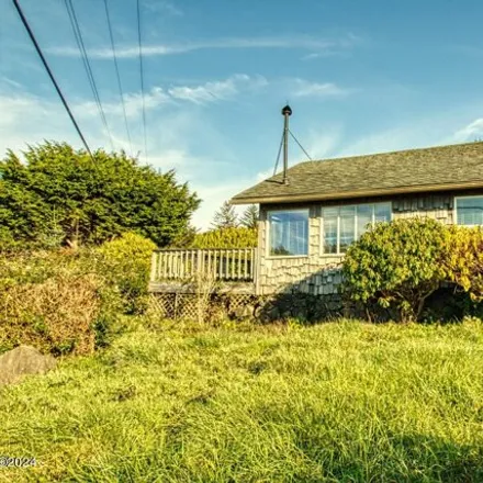 Buy this 2 bed house on 24 Reeves Circle in Yachats, Lincoln County