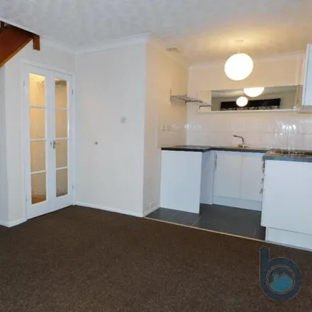 Image 4 - Paulsgrove, Peterborough, PE2 6YF, United Kingdom - House for rent