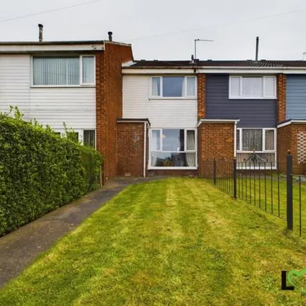 Buy this 3 bed townhouse on Mill View in Ferrybridge, WF11 8SR