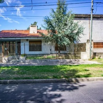 Buy this 5 bed house on Saavedra 2647 in Jorge Cura, Rosario