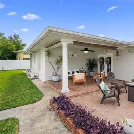 Image 3 - 4613 West Bay Court Avenue, Tampa, FL 33611, USA - House for sale