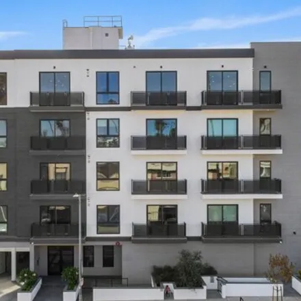 Rent this studio apartment on 931 Fedora Street in Los Angeles, CA 90006