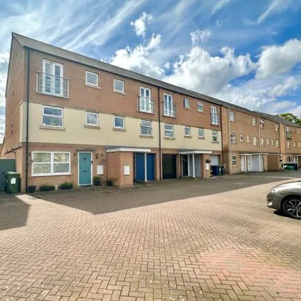 Rent this 5 bed townhouse on 67 Lancaster Gate in Cambourne, CB23 6AU