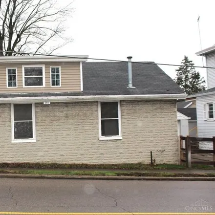 Buy this studio house on 826 East Benson Avenue in Reading, OH 45215