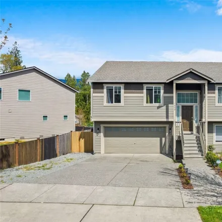 Buy this 4 bed house on 1603 West Gateway Heights Loop in Sedro-Woolley, WA 98284