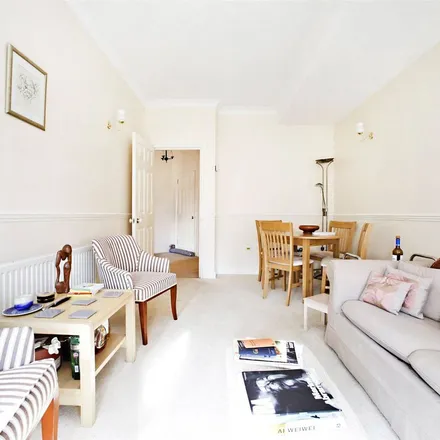 Rent this 1 bed apartment on William Square in London, SE16 5XJ