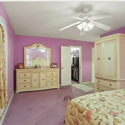 Image 9 - 7141 Neptune Ct, New Orleans, Louisiana, 70126 - House for sale
