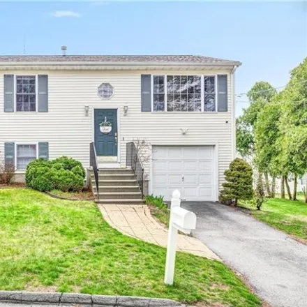 Buy this 3 bed house on 90 Enfield Street in Johnston, RI 02919