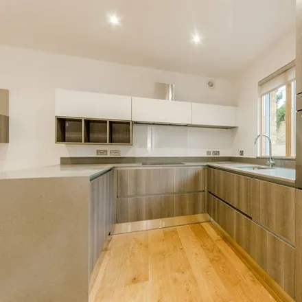Rent this 3 bed house on Moray Mews in London, N7 7DY