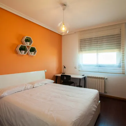 Rent this 1 bed room on Avenida del Planetario in 1-1E, 28045 Madrid