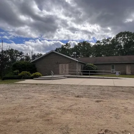 Image 1 - The Church of Jesus Christ of Latter-day Saints, East Cranberry Lake Road, Hayes Township, MI 48625, USA - House for sale