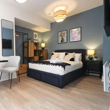 Rent this 1 bed room on Bella Italia in 8-10 Baldwin Street, Bristol