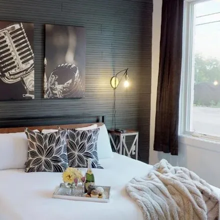 Buy this 1 bed condo on 2517 Clifton Avenue in Nashville-Davidson, TN 37209