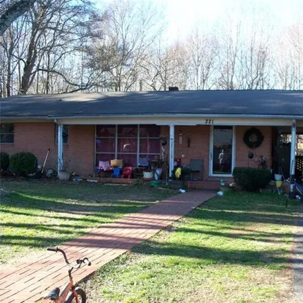 Buy this 3 bed house on 269 North Generals Boulevard in Lincolnton, NC 28092