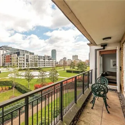 Image 7 - Imperial Crescent, London, SW6 2QW, United Kingdom - Apartment for sale