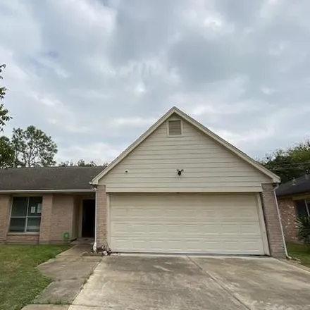 Rent this 4 bed house on 1835 Fresh Meadow Dr in Missouri City, Texas