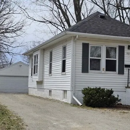 Buy this 3 bed house on 987 School Place in Green Bay, WI 54303