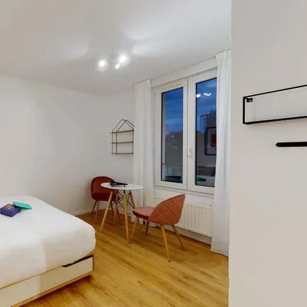 Rent this 1studio room on 18 Rue René Appéré in 92700 Colombes, France