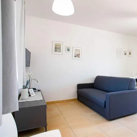 Rent this studio apartment on Via degli Artigiani 2\/4