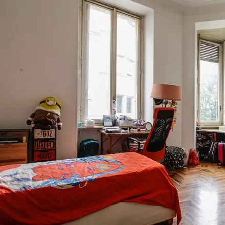 Rent this 6 bed room on Via degli Artisti in 12 bis, 10124 Turin TO