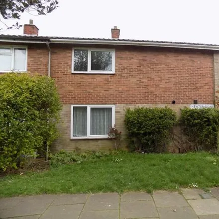 Rent this 3 bed townhouse on Newton General Stores in 48 Newton Road, Stevenage