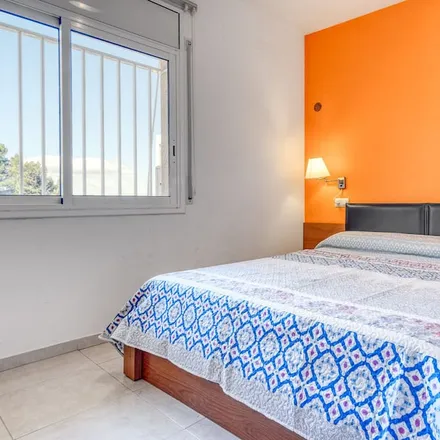 Rent this 2 bed apartment on Roses in Calle de las Rosas, 46940 Manises