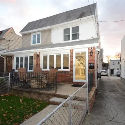 Rent this 3 bed house on 2048 East 72nd Street in New York, NY 11234