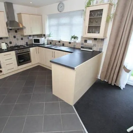 Image 4 - Yew Tree Hills, Dudley Wood, DY2 0JF, United Kingdom - House for sale