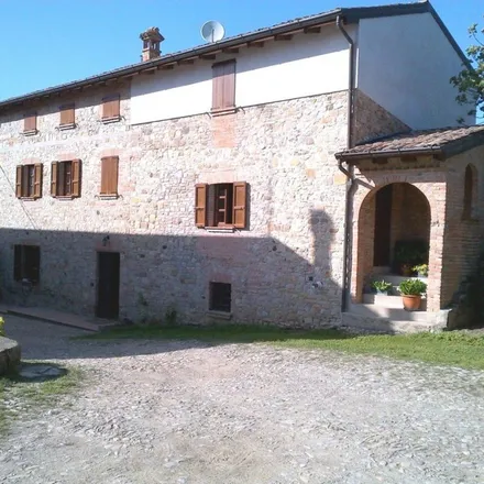 Rent this 9 bed apartment on Viale delle Rimembranze in 29014 Castell'Arquato PC, Italy