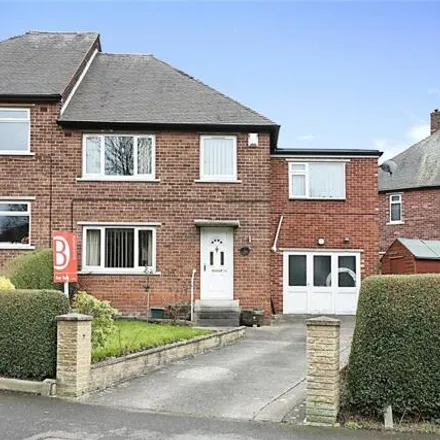 Buy this 4 bed duplex on Richmond Park Crescent in Sheffield, S13 8HG