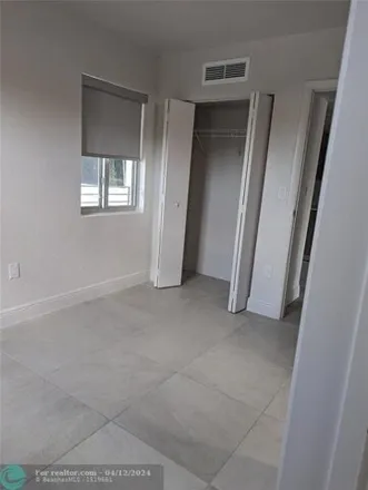 Image 1 - 13150 Memorial Highway, North Miami, FL 33161, USA - Apartment for rent