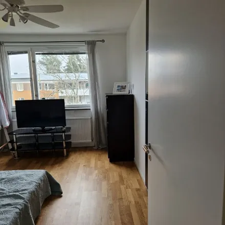 Rent this 3 bed apartment on Teknikvägen 17 in 186 32 Vallentuna, Sweden