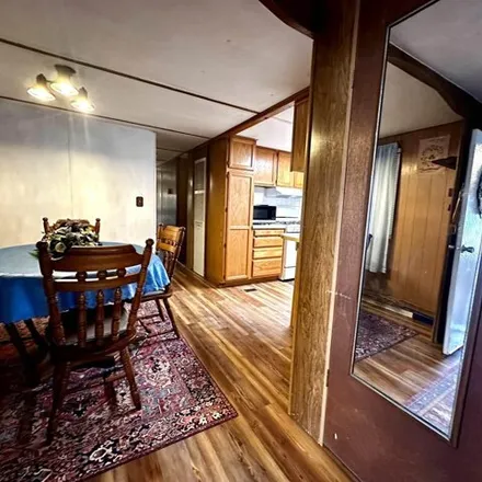 Image 9 - 875 Bramlet Street, Saline City, Eldorado, IL 62930, USA - Apartment for sale