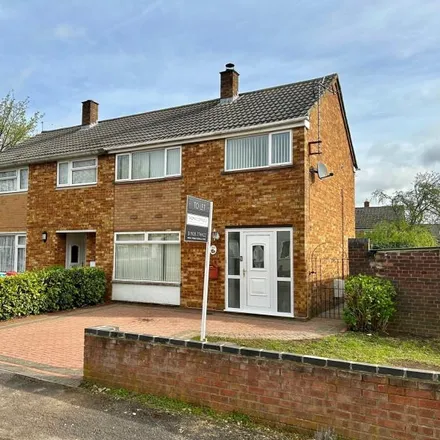 Rent this 3 bed duplex on Rickley Park Primary School in Rickley Lane, Bletchley