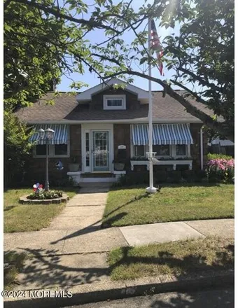 Rent this 3 bed house on 2114 4th Avenue in Spring Lake, Monmouth County