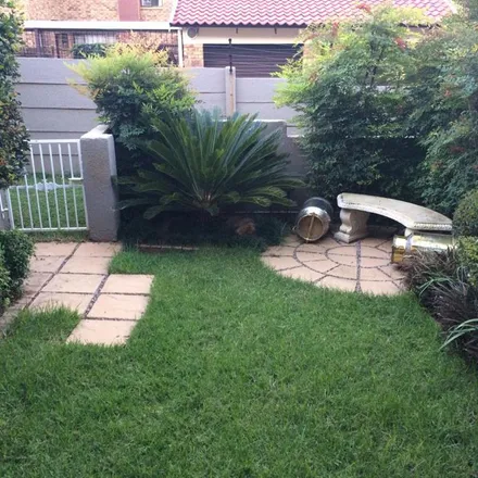 Image 9 - Smit Street, Fairland, Johannesburg, 2001, South Africa - Townhouse for rent