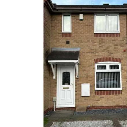 Buy this 2 bed townhouse on Suddaby Close in Hull, HU9 3RG