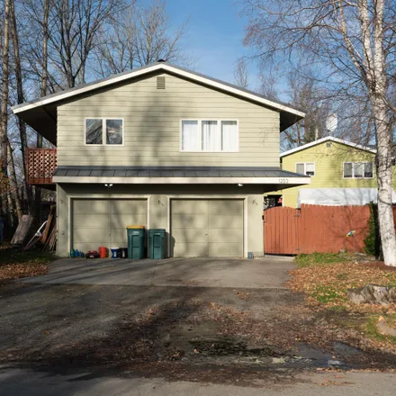 Image 2 - 1203 West 46th Avenue, Anchorage, AK 99503, USA - House for sale