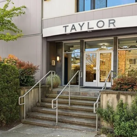 Image 2 - 1601 Taylor Avenue North, Seattle, WA 98109, USA - Condo for sale