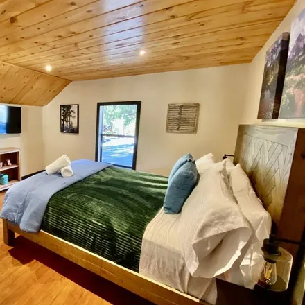 Rent this 3 bed house on Idyllwild-Pine Cove