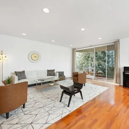 Image 5 - Lake Royal Apartments, 177 19th Street, Oakland, CA 94612, USA - Condo for sale