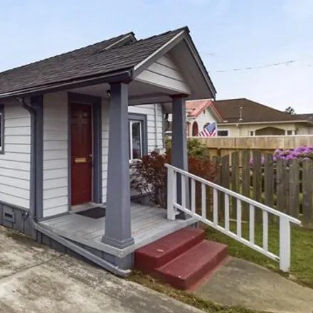 Buy this 2 bed house on 1719 County Lane in Eureka, CA 95501