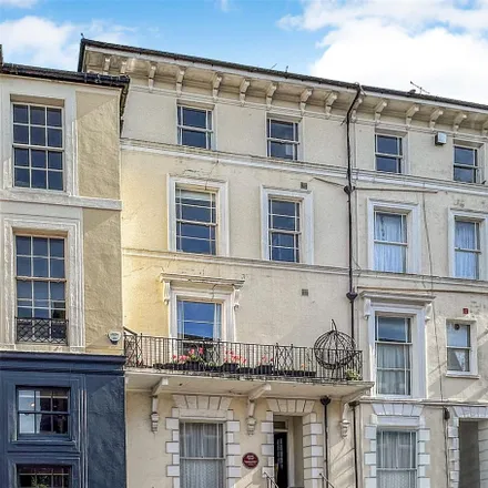 Rent this 1 bed apartment on Mount Sion in Royal Tunbridge Wells, TN1 1TN