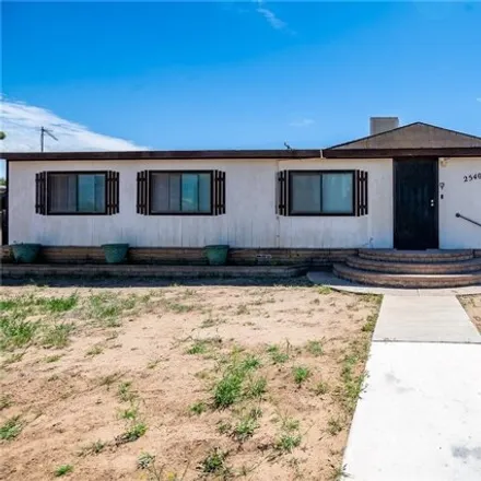 Buy this studio apartment on 2552 Suffock Avenue in New Kingman-Butler, Mohave County