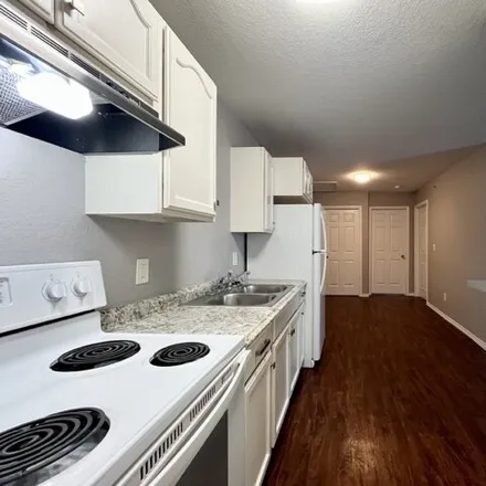 Image 7 - 11132 Belair Drive, San Antonio, TX 78213, USA - Apartment for rent