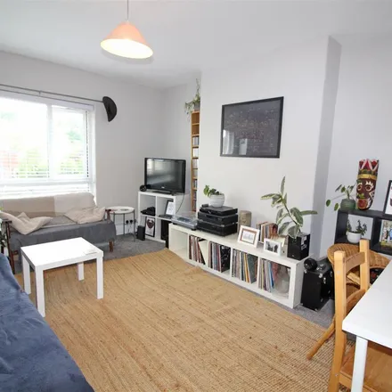 Rent this 3 bed apartment on Caffe Fragolino in 4 Waungron Road, Cardiff