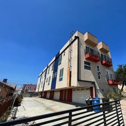 Image 1 - 6289 Troost Avenue, Los Angeles, CA 91606, USA - Townhouse for sale